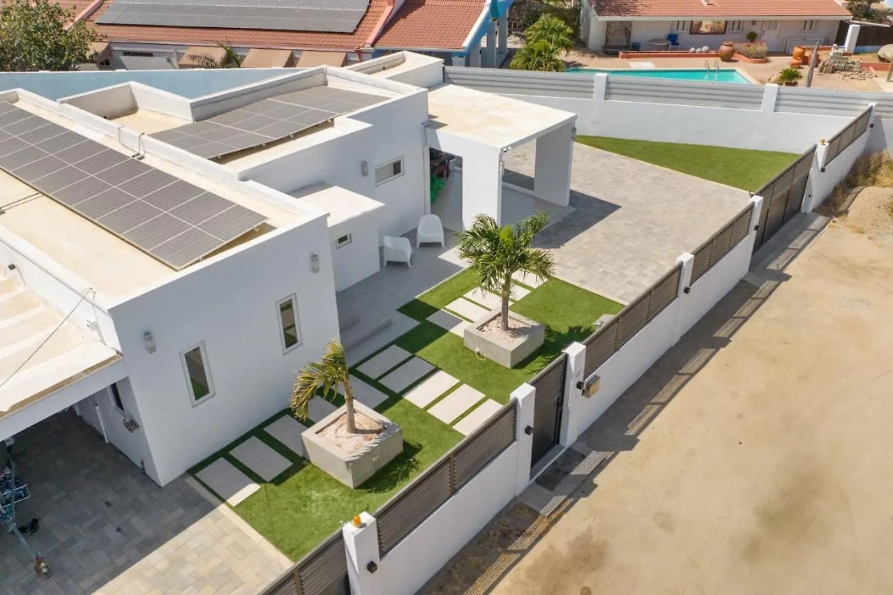 Villa Charly Large Villa With Pool In Noord Palm Beach Сasa de vacaciones